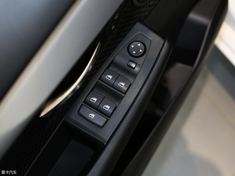 2016R2ϵ܇ 218i I(lng)