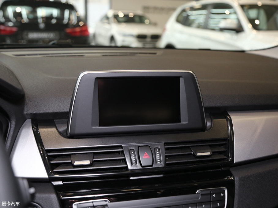 2016R2ϵ܇ 218i I