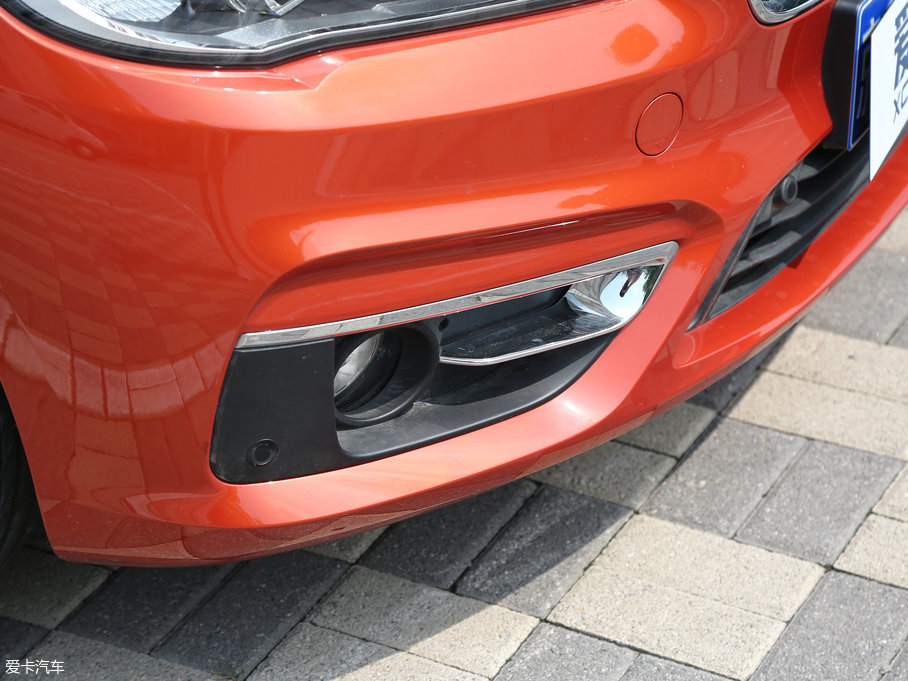 2016R2ϵ܇ 220i AOӋb