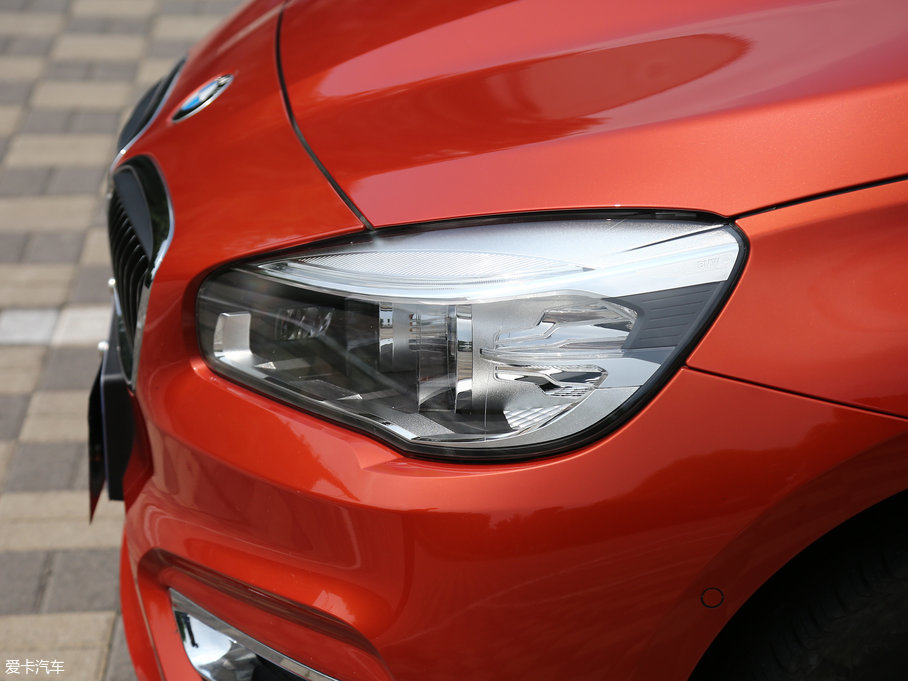 2016R2ϵ܇ 220i AOӋb