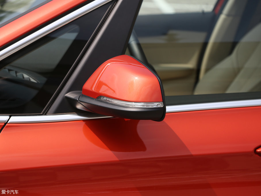 2016R2ϵ܇ 220i AOӋb