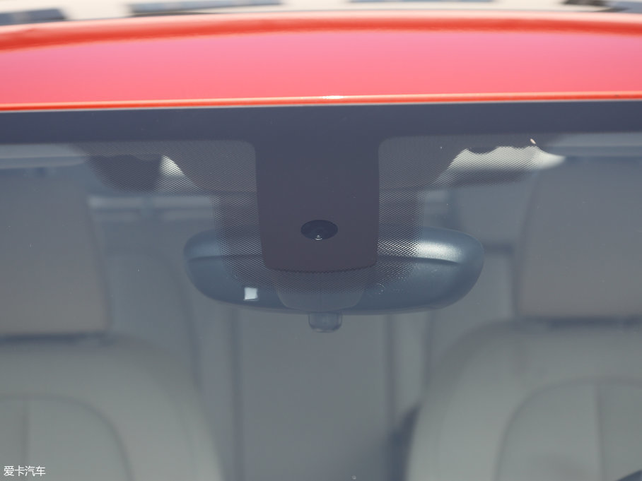 2016R2ϵ܇ 220i AOӋb