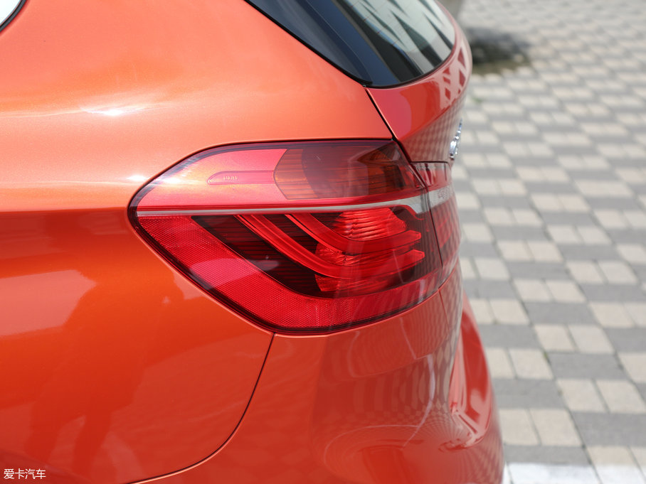 2016R2ϵ܇ 220i AOӋb