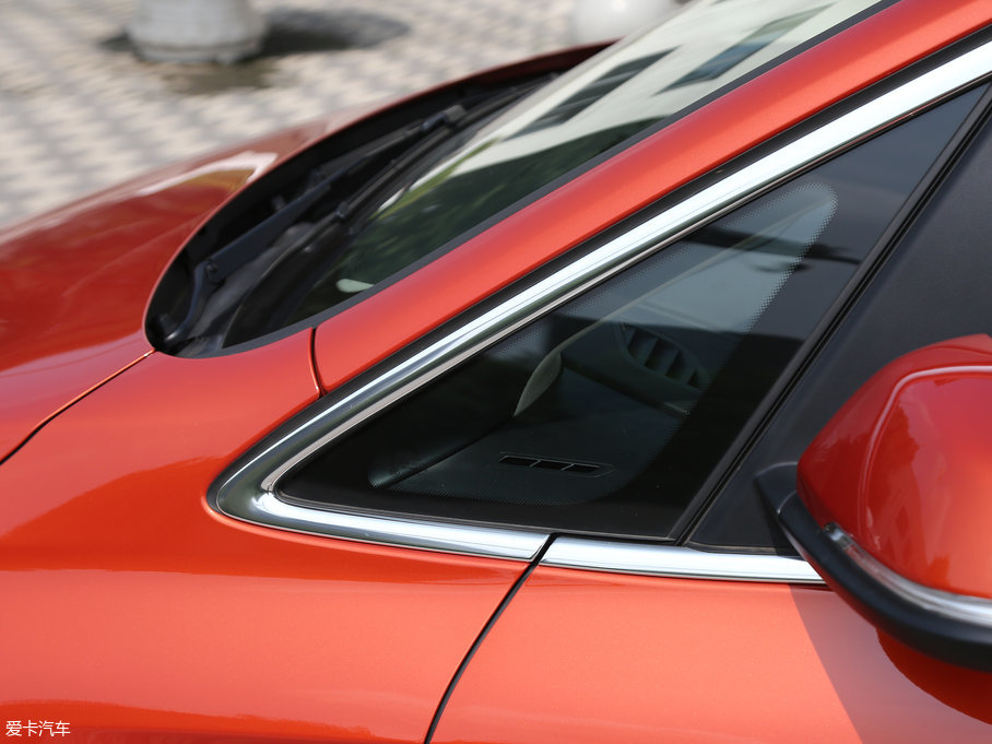 2016R2ϵ܇ 220i AOӋb