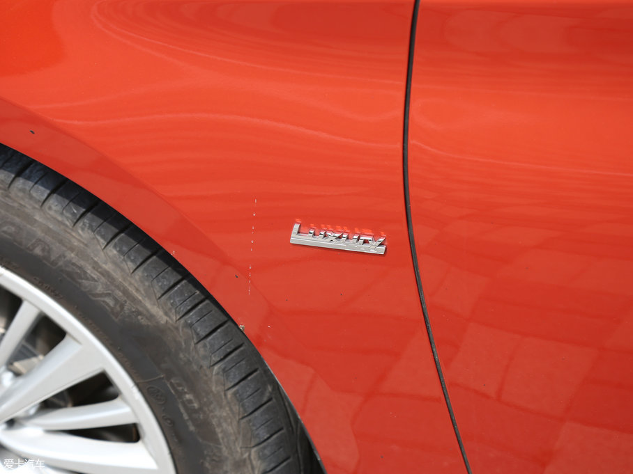 2016R2ϵ܇ 220i AOӋb