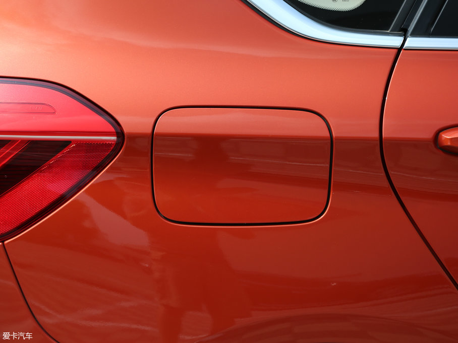 2016R2ϵ܇ 220i AOӋb