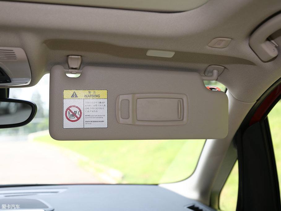 2016R2ϵ܇ 220i AOӋb