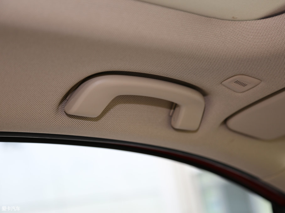 2016R2ϵ܇ 220i AO(sh)Ӌb