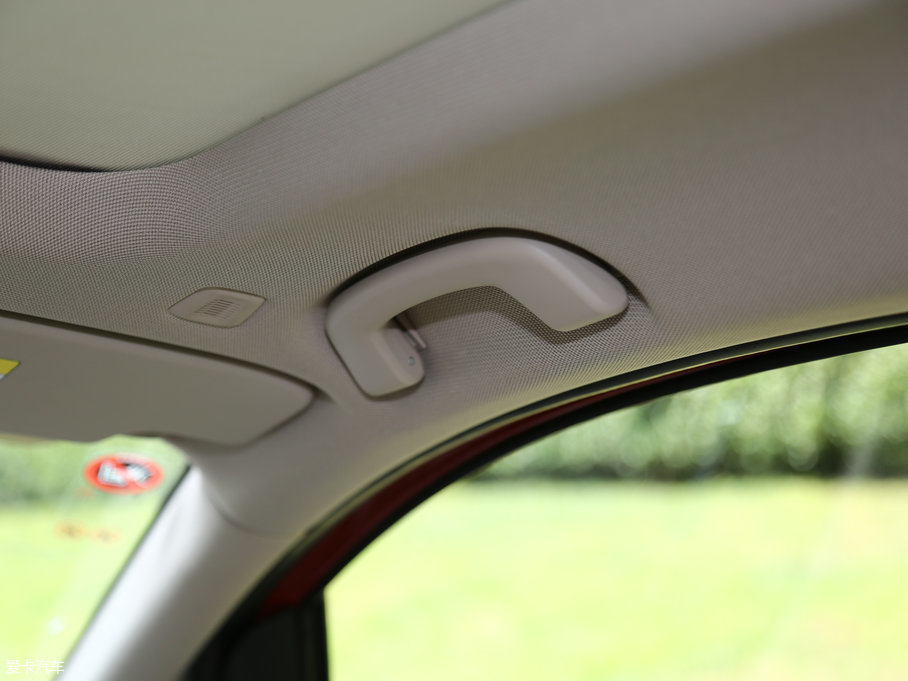 2016R2ϵ܇ 220i AOӋb