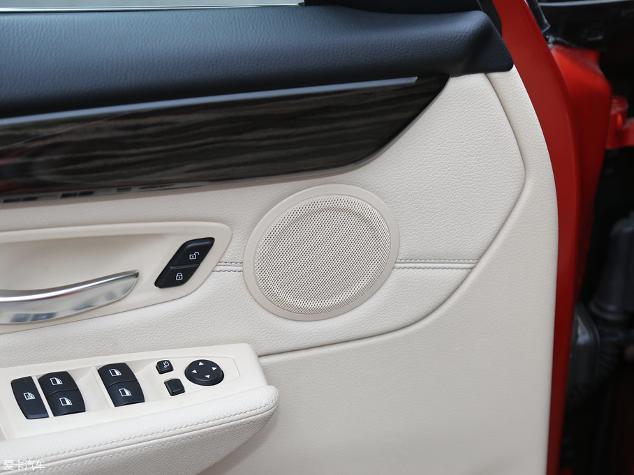 2016R2ϵ܇ 220i AOӋb