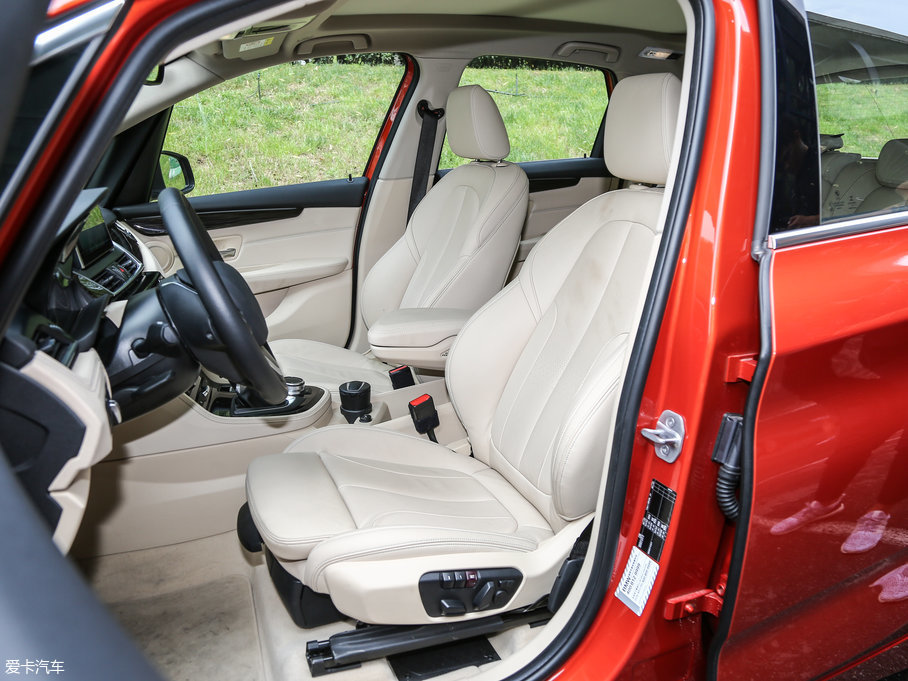 2016R2ϵ܇ 220i AOӋb