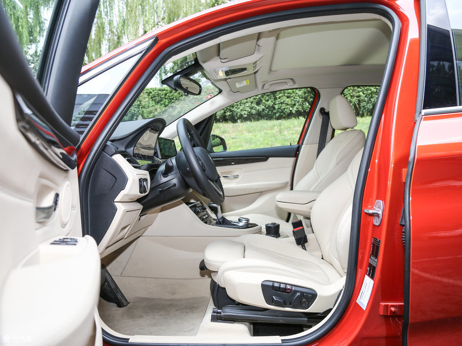 2016R2ϵ܇ 220i AOӋb