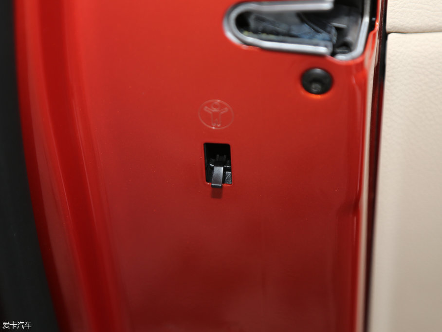 2016R2ϵ܇ 220i AOӋb