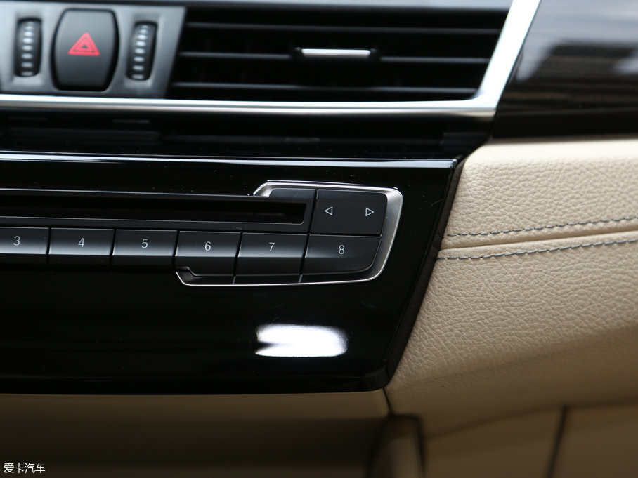 2016R2ϵ܇ 220i AOӋb