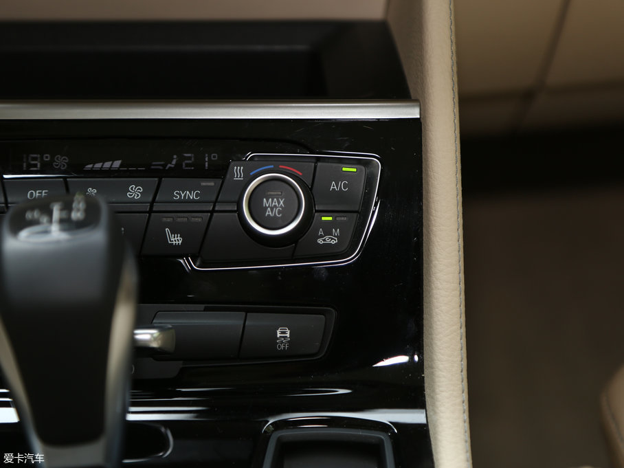 2016R2ϵ܇ 220i AO(sh)Ӌb