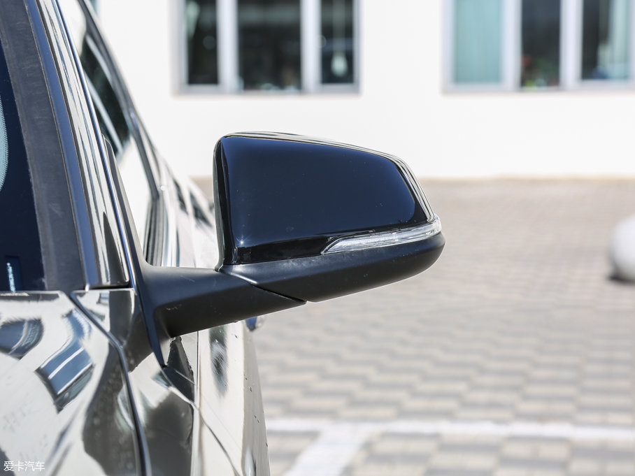 2017R1ϵ 118i OӋb