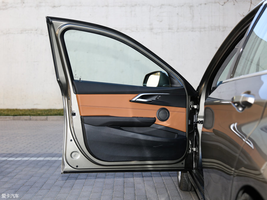 2017R1ϵ 118i OӋb