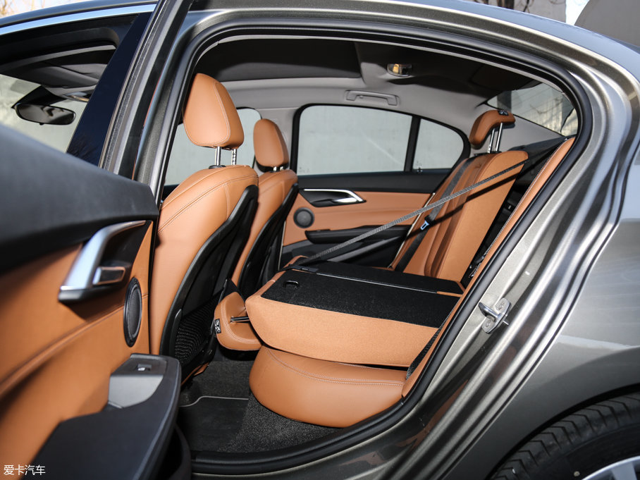 2017R1ϵ 118i OӋb