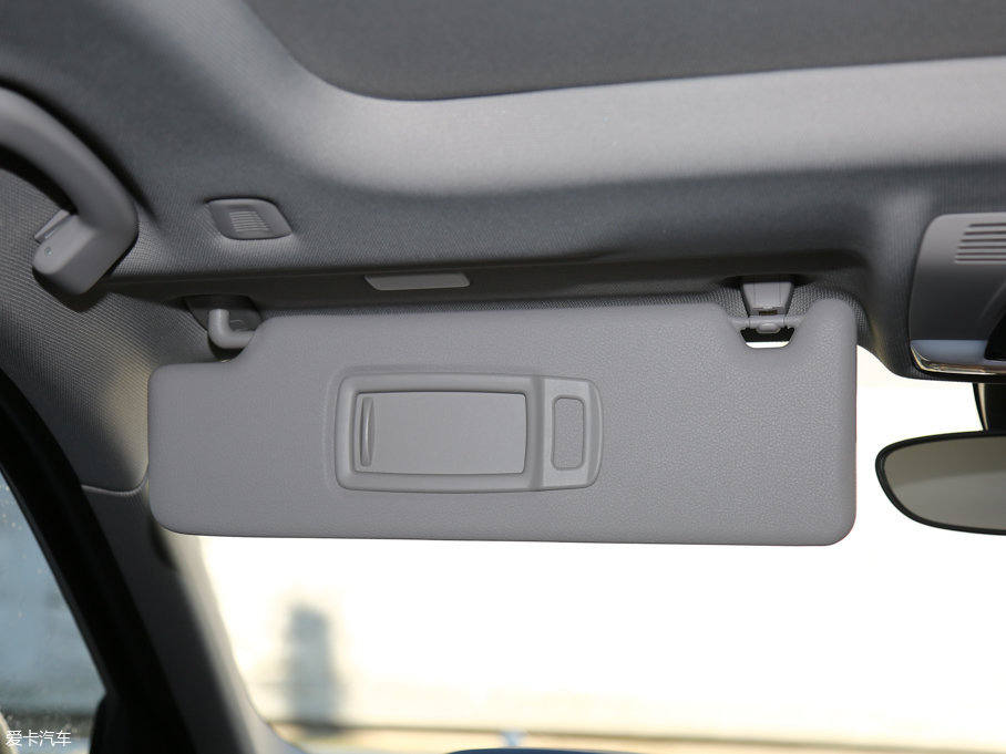 2017R1ϵ 118i OӋb