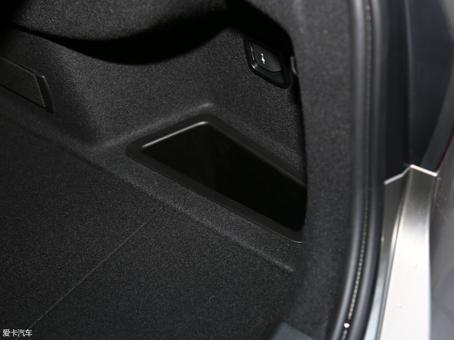 2017R1ϵ 118i OӋb