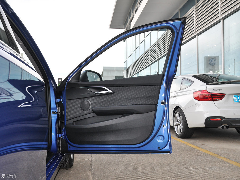 2017R1ϵ 118i r(sh)