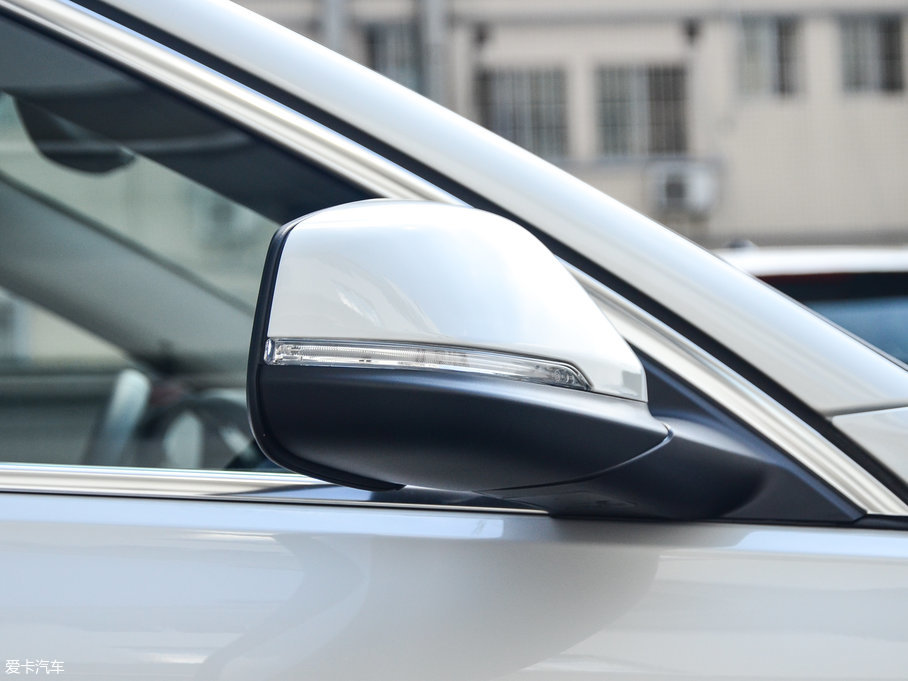 2017R1ϵ 118i r(sh)