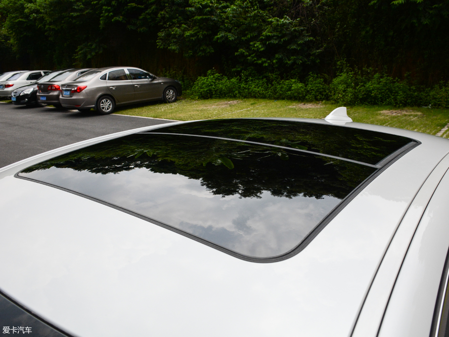 2017R1ϵ 118i OӋb