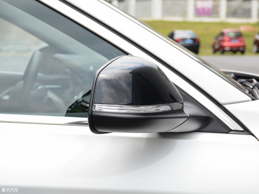 2017R1ϵ 118i OӋb