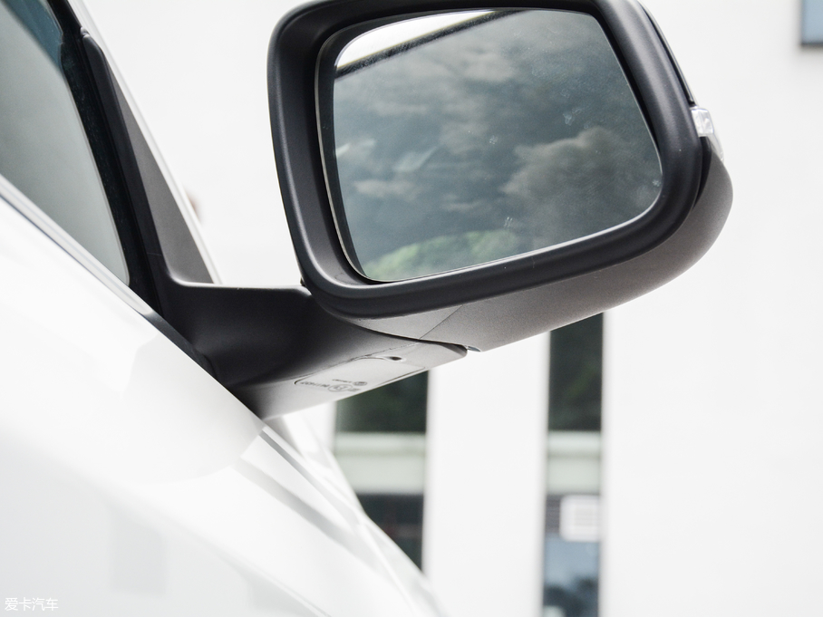 2017R1ϵ 118i OӋb