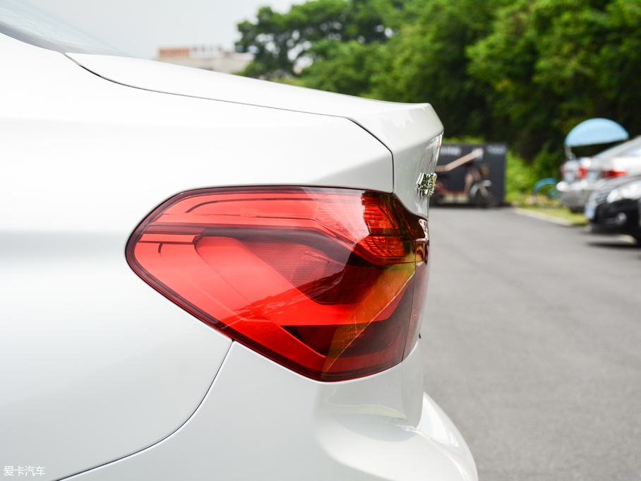 2017R1ϵ 118i OӋb