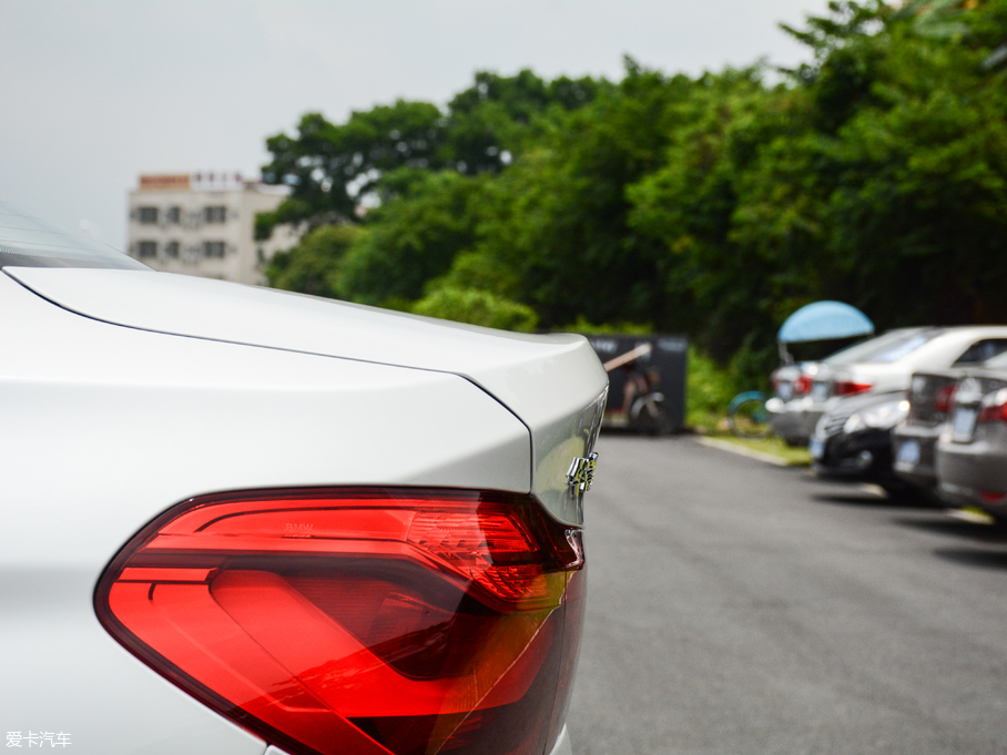 2017R1ϵ 118i OӋb