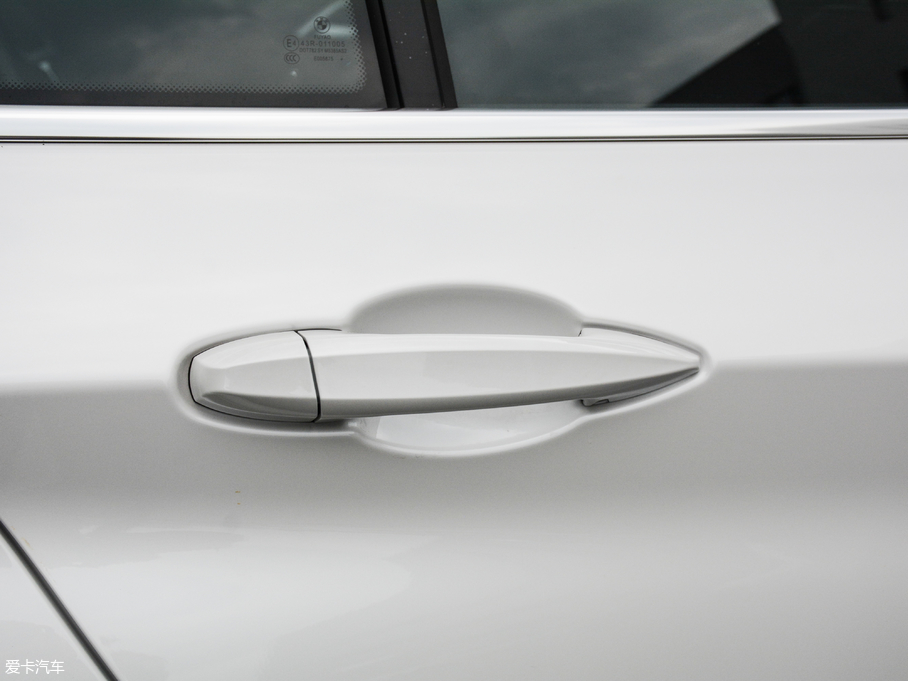 2017R1ϵ 118i OӋb