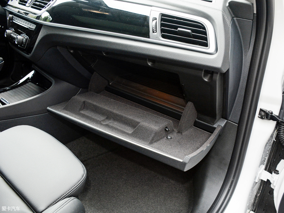 2017R1ϵ 118i OӋb