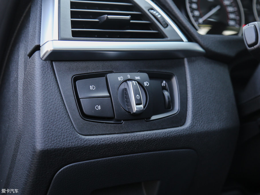 2017R3ϵ 320Li M\