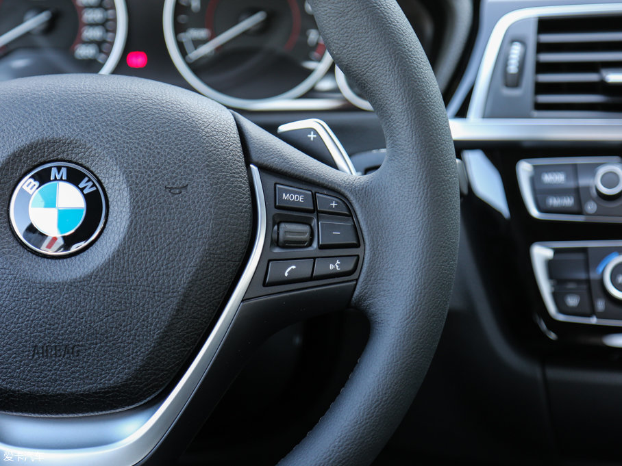 2017R3ϵ 320Li M\