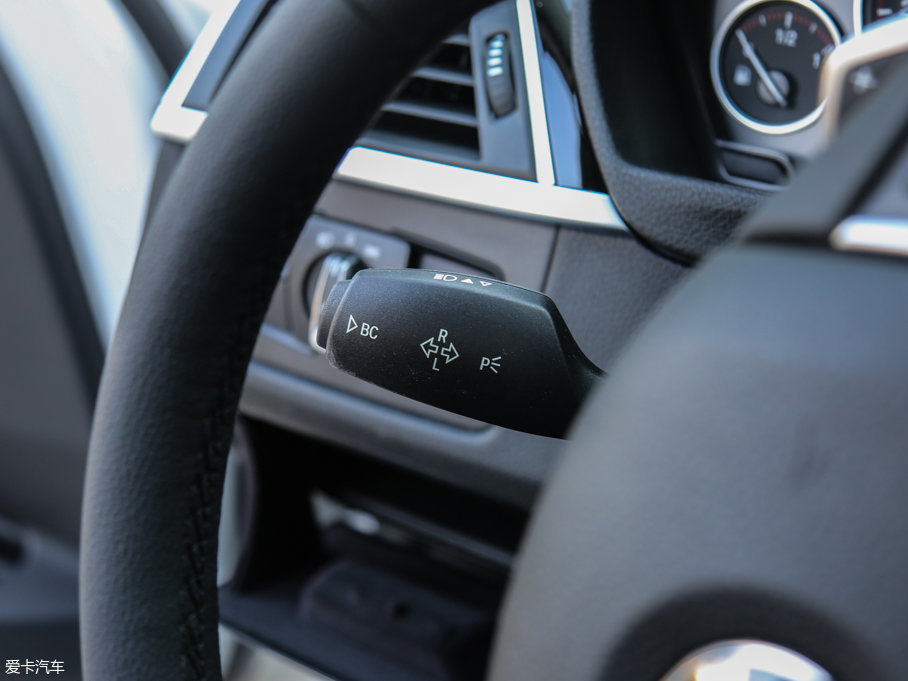 2017R3ϵ 320Li M\