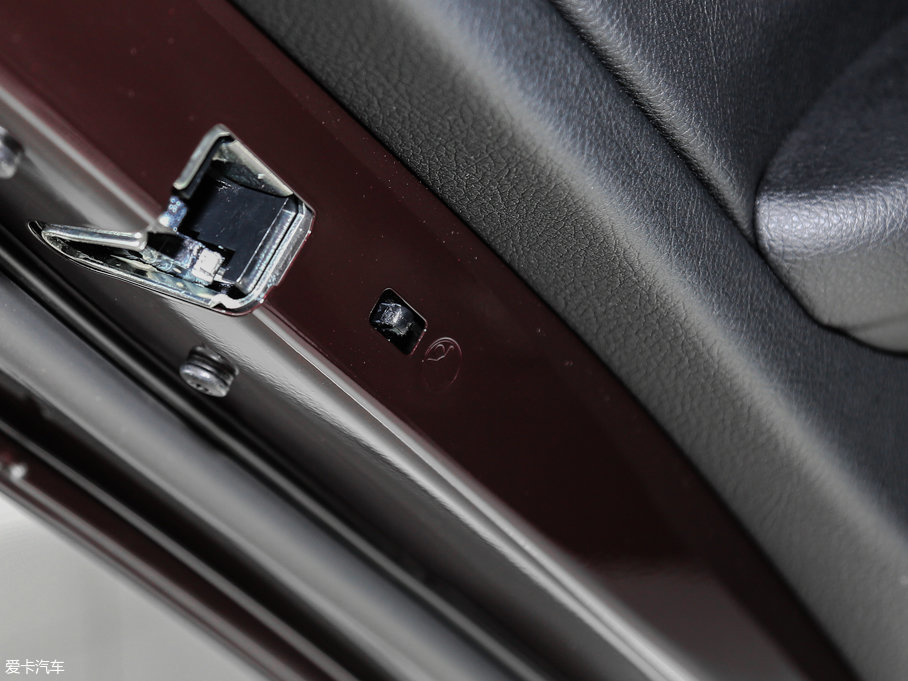 2017R3ϵ 320Li r(sh)