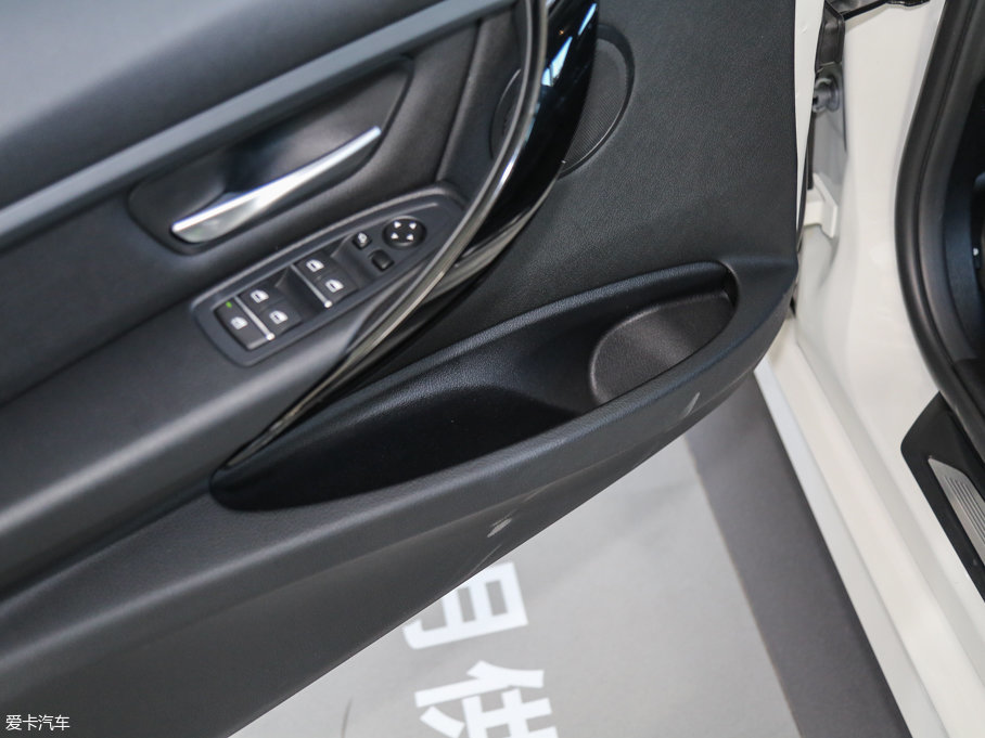 2017R3ϵ 320Li M\