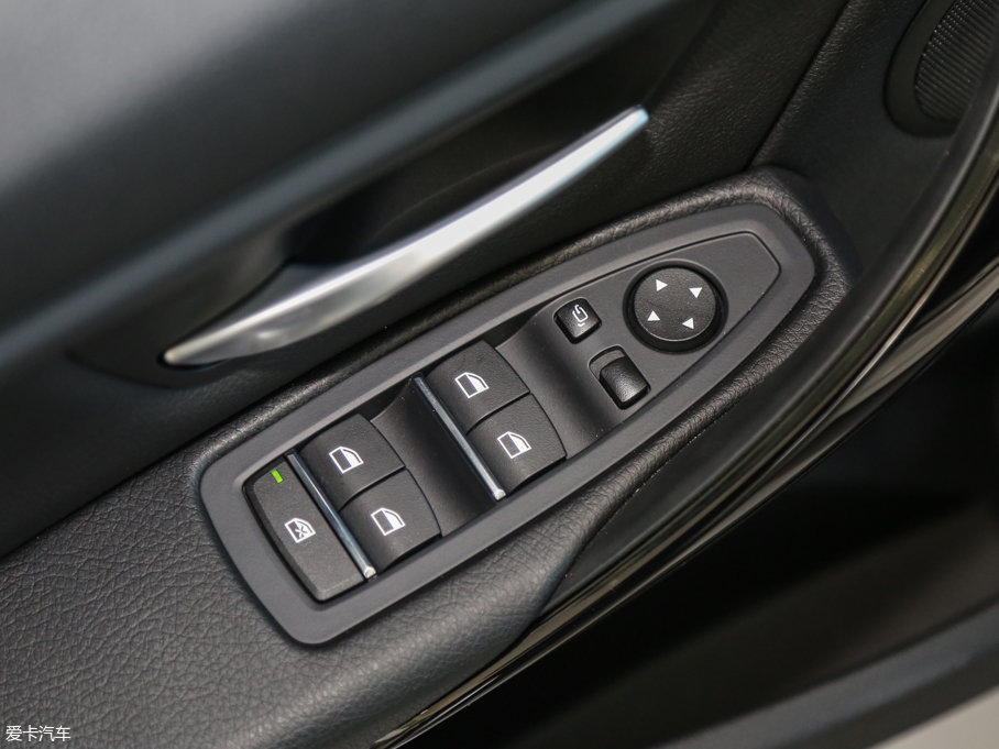 2017R3ϵ 320Li M\