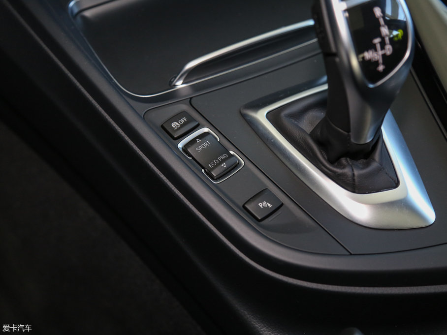 2017R3ϵ 320Li M\