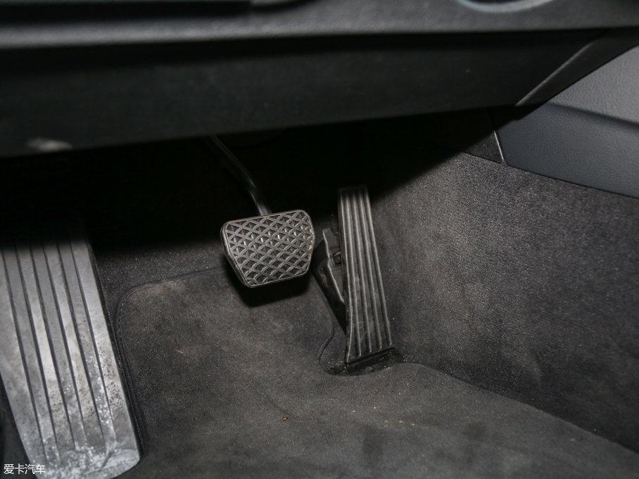 2017R3ϵ 320Li M\