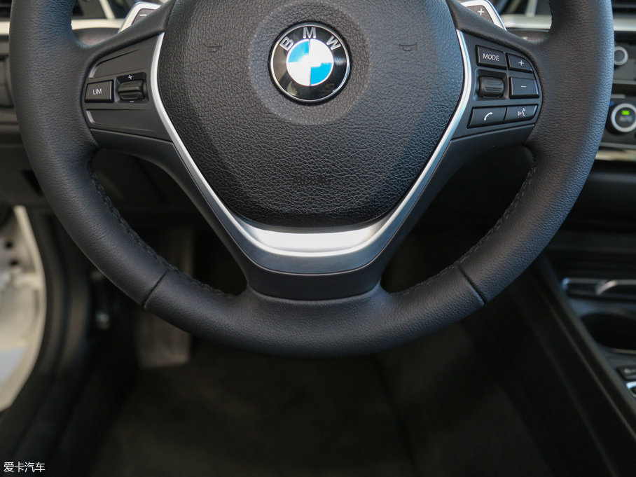 2017R3ϵ 320Li M\