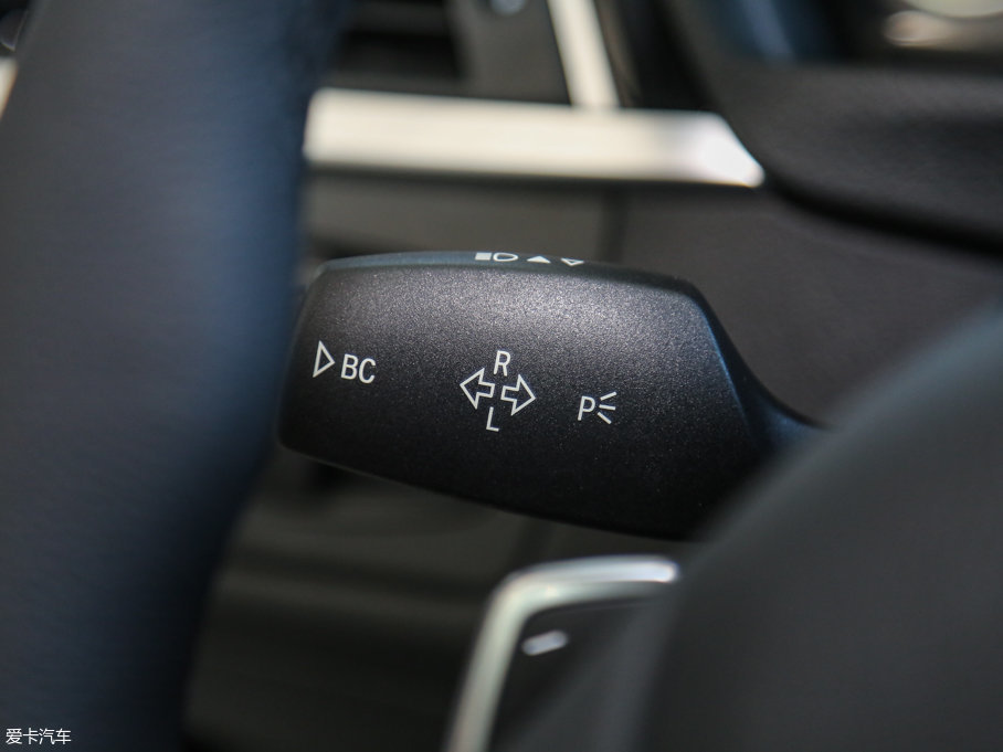 2017R3ϵ 320Li M\