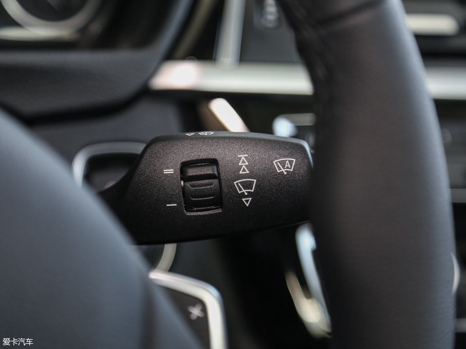 2017R3ϵ 320Li M\