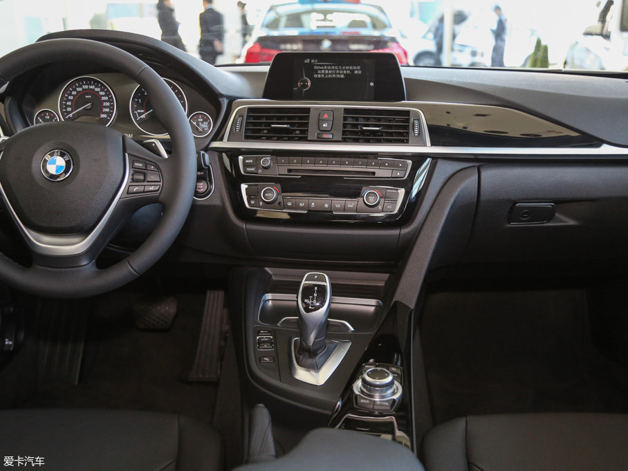 2017R3ϵ 320Li M\