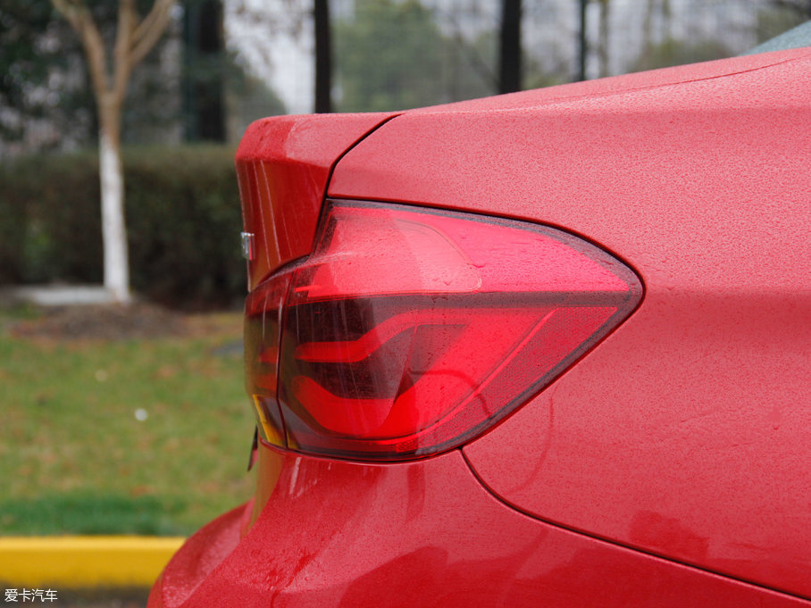 2017��R3ϵ 318Li �r����