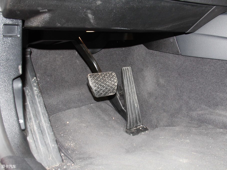 2017��R3ϵ 318Li �r����