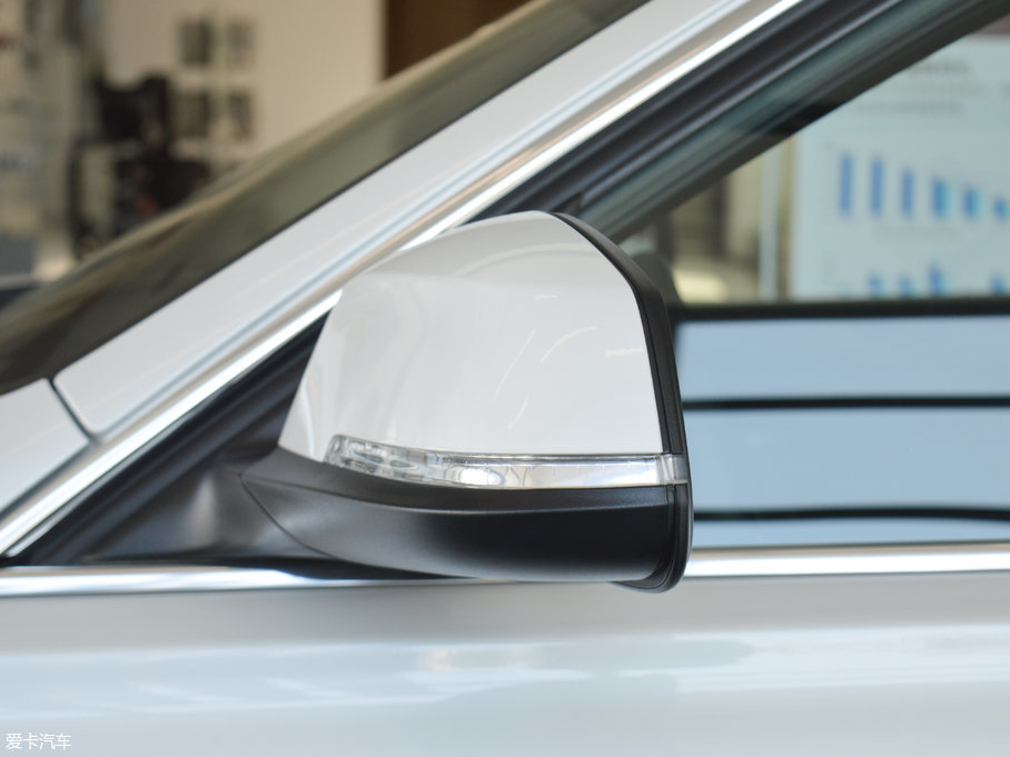 2017��R3ϵ 318Li �r����