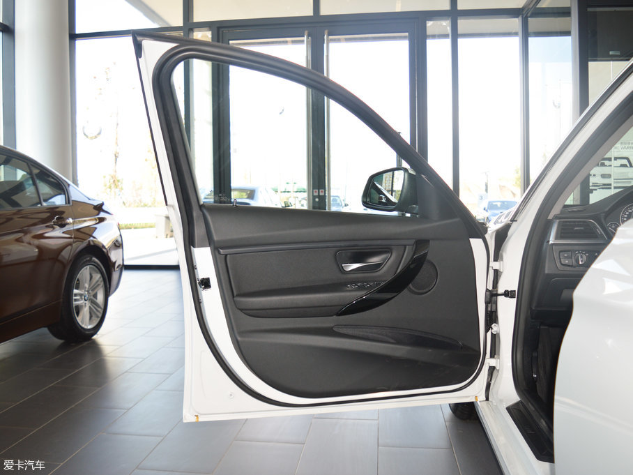 2017R3ϵ 318Li r(sh)