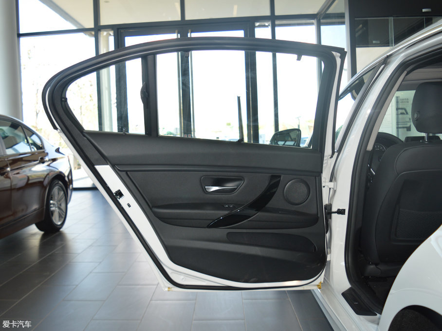 2017��R3ϵ 318Li �r����